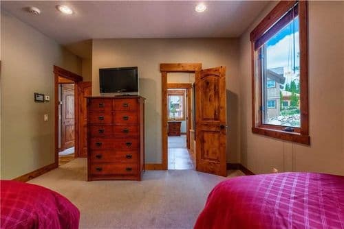 Firelight Luxury - Image 2