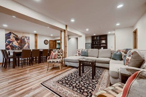 The River House Lodge - Image 2