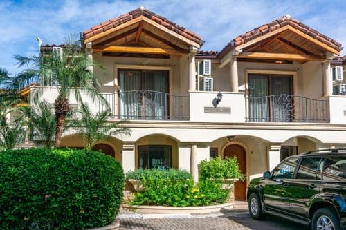 Palms Mansion - Image 2