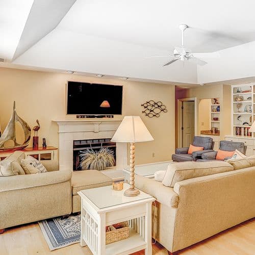 Sea Lane Home - Image 1