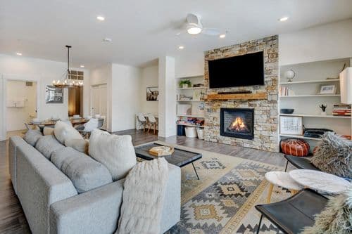 Hideaway Station Loft #106 - Image 2