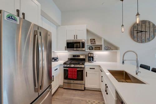 Hideaway Station Loft #6 - Image 2