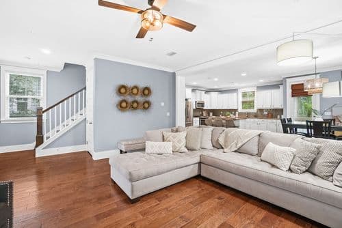 Shoreline Beach House - Image 2