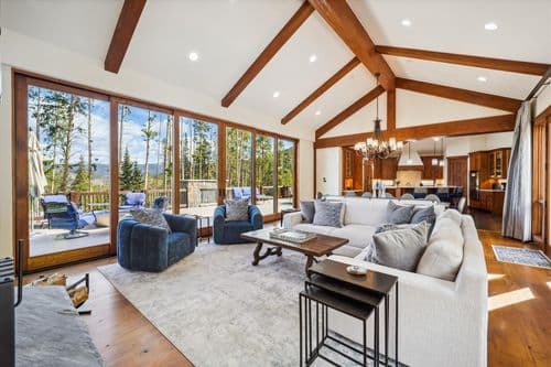 Highlands Hideaway - Image 2