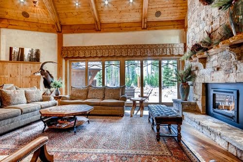 Hatari Lodge - Image 2