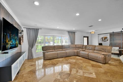 Diane House - Image 2