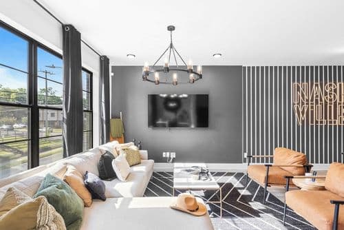 Skyline Soundhouse - Image 1