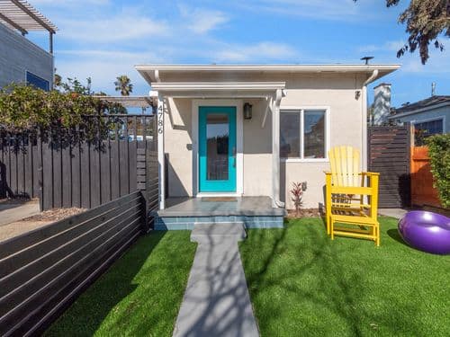 OB Bungalow Villa - Image 2