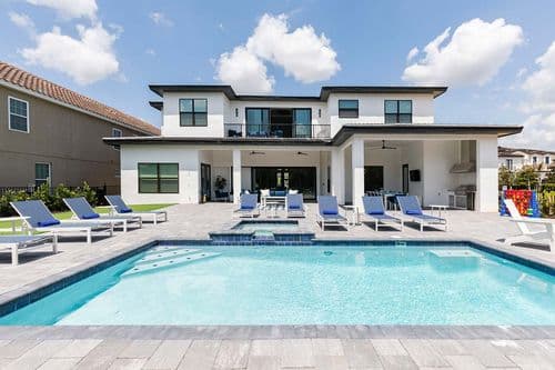 Modern Chic Mansion - Image 1