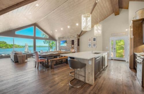 Lake Norman Hideaway - Image 2