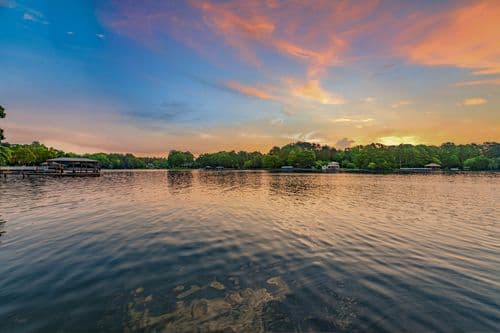 Lakeside Story - Image 35