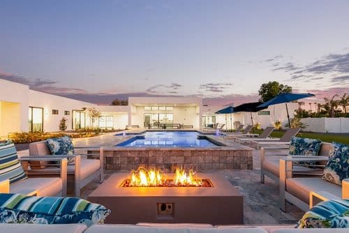 Modern Mansion - Image 1