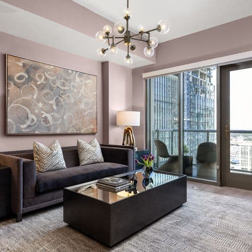 Regal Retreat - Image 1