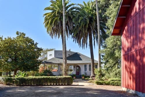 Guest House at Dalya Estate - Image 2