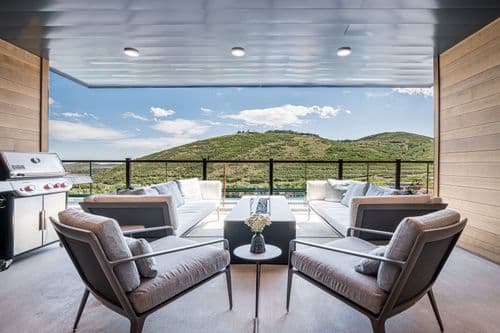 Kings Crown Condo #D202 - Image 1