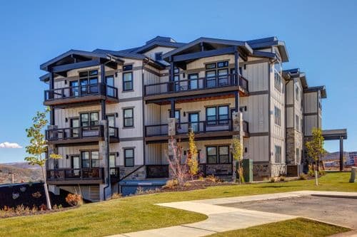 Mayflower Lakeside #1121-303 - Image 2
