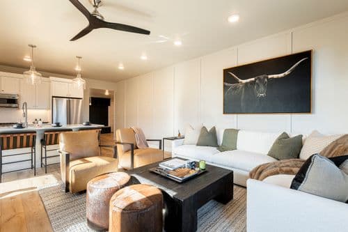 Lakeside Haven - Image 2