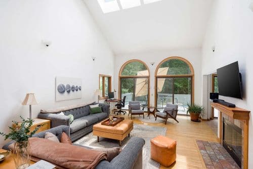 Meadowood Manor - Image 2