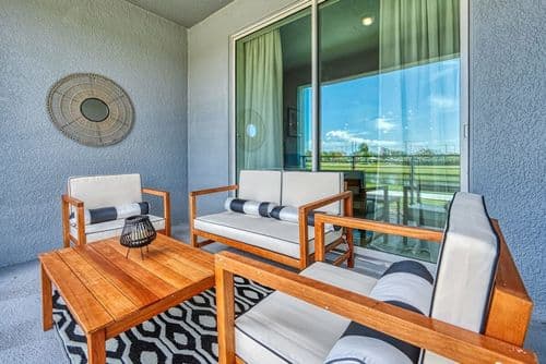 Modern Stunning Condo - Image 2