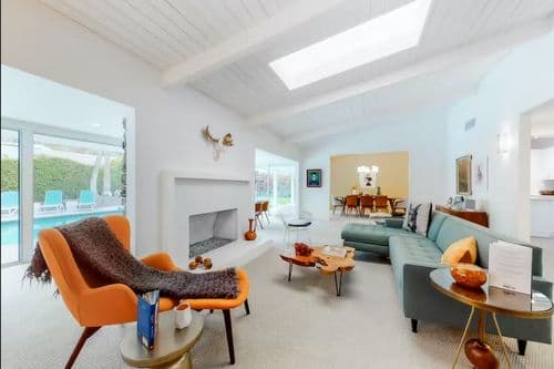 Palm Springs Style House - Image 2