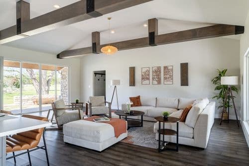 Farmhouse on 10 Acres - Image 1