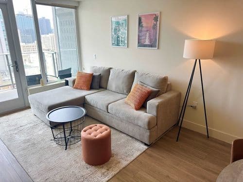 Upscale Downtown San Diego Stay - Image 2