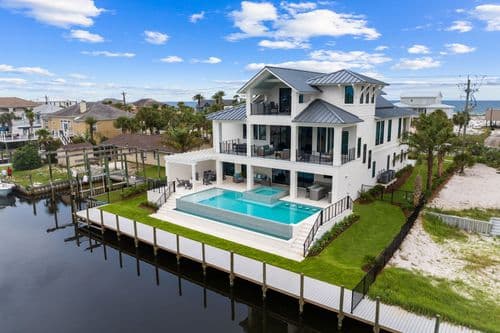 Destin Boathouse - Image 1