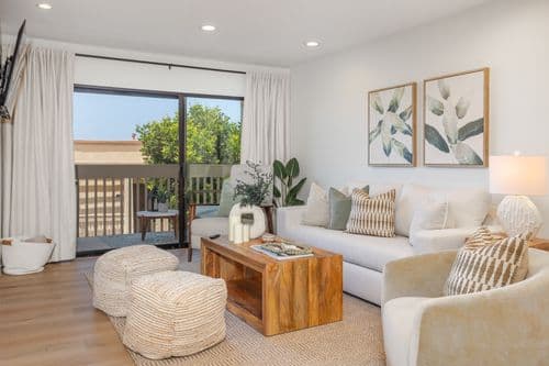 Ocean Whisper Hideaway - Image 1