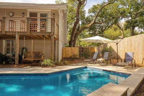 Palmetto Gorgeous Character Home - Image 31