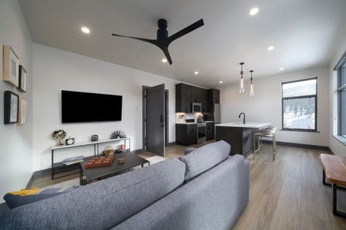 Snowcap Hideaway - Image 1