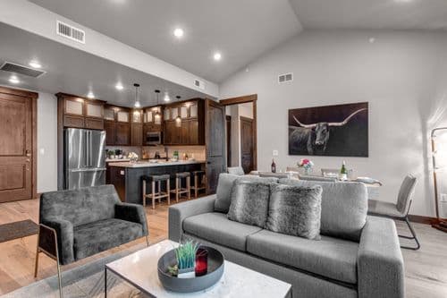 Blackstone Condo #3B - Image 2