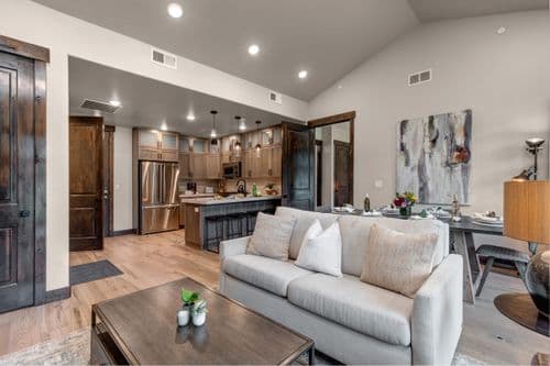 Blackstone Condo #3E - Image 2