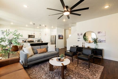 Redbud Hideaway - Image 2
