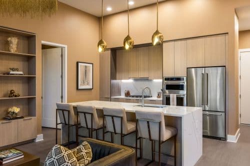 Peach Penthouse - Image 2