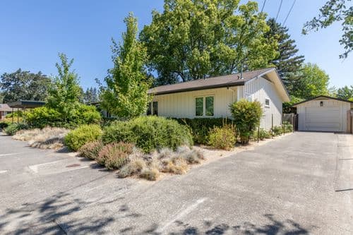 East Side Oasis - Image 41