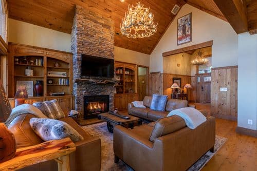 Buckhorn Lodge - Image 2