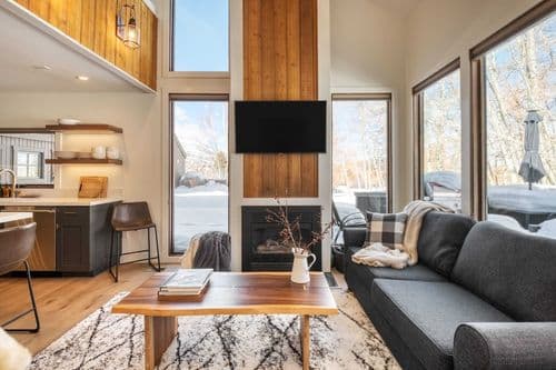 Quicksilver Town House - Image 1