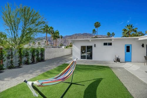 Mid Century Meiselman Home - Image 18