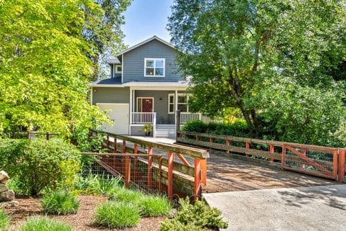 Creekside Cottage Home - Image 57