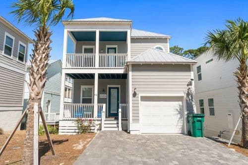 Charming Blue Haven - Image 2