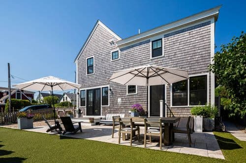 Bangs Nook - Image 1