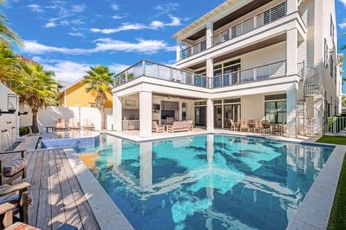 Park Row Paradise - Image 1