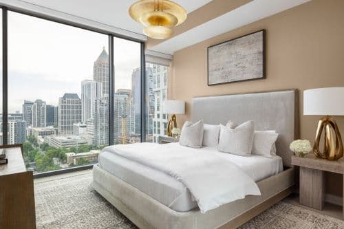 Serene Escape at Spring Street - Image 2