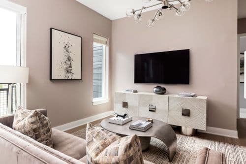 Serene Escape at Auburn Ave - Image 2