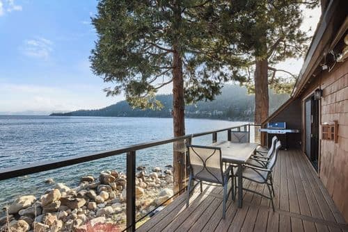 Soak in Luxury Lake Views - Image 1