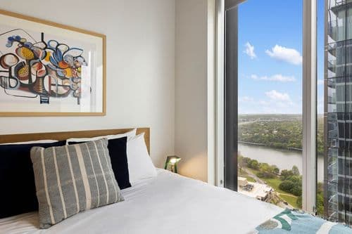 Sunshine Condo in Downtown Austin - Image 2