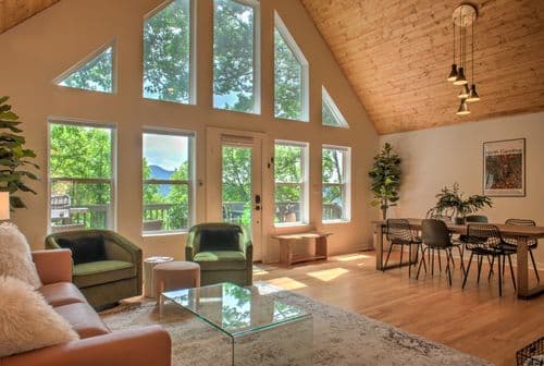 The Honeybee Hideaway - Image 46