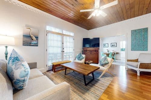 Papa's Hideaway - Image 1