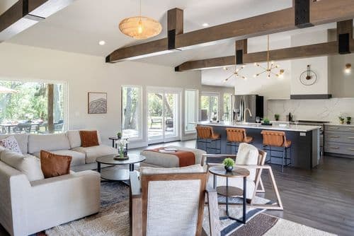 Farmhouse on 10 Acres - Image 2