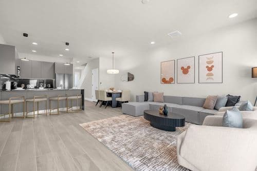 Modern Family Townhouse - Image 2
